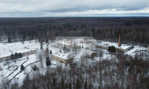 Продажа коммерческой недвижимости по адресу Московская область, Клин городской округ, Подоистрово деревня. Продажа имущественного комплекса. В состав комплекса входит имущество в составе 20-ти объектов, в том числе земельный участок площадью 162 000 кв.м., объявление №КН3058